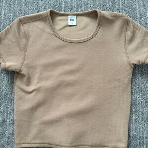 Aritzia cropped tee shirt, tan, S